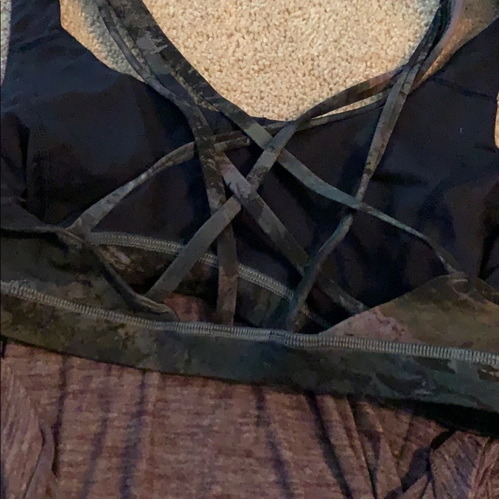 Lululemon tank - Picture 2 of 4